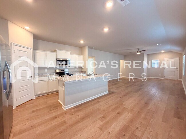 Building Photo - Modern Comfort Awaits in Mize Meadows Brand New Construction with Open Floor Plan!