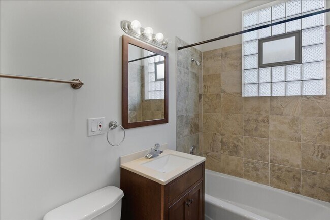 Building Photo - 4641 N Rockwell St