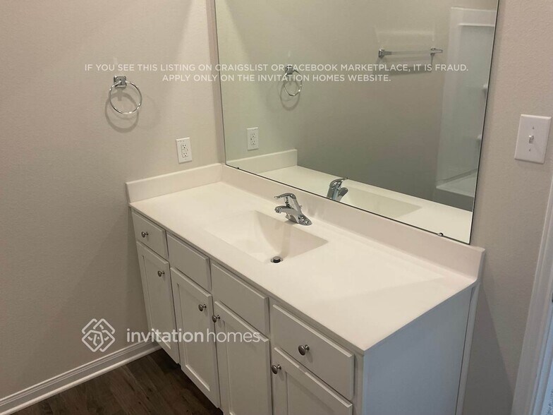 Building Photo - 8120 Sunberry Shadow Dr