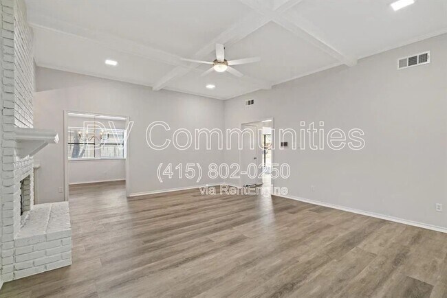 Building Photo - 1614 N Valley Pkwy