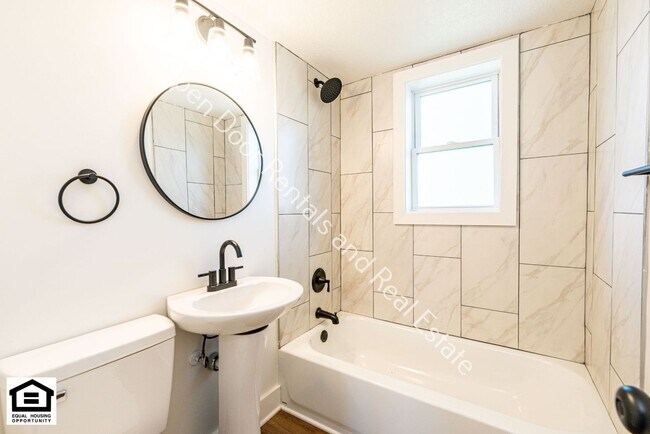 Building Photo - 1823 Griswold Dr