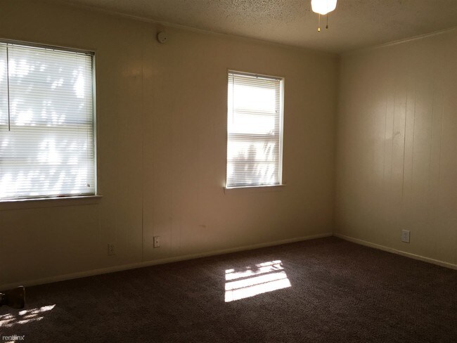 Building Photo - 3 br, 1 bath House - 1216 Knight St