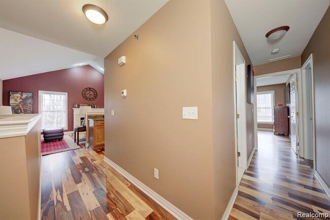 Building Photo - 137 Village Way