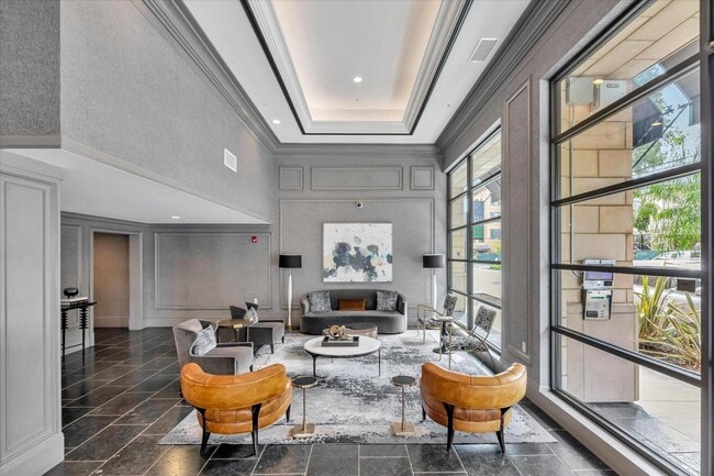 Building Photo - 657 Walnut St