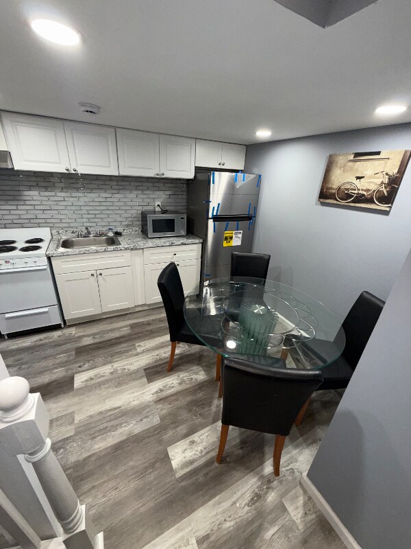 Building Photo - 8 Woody Pl