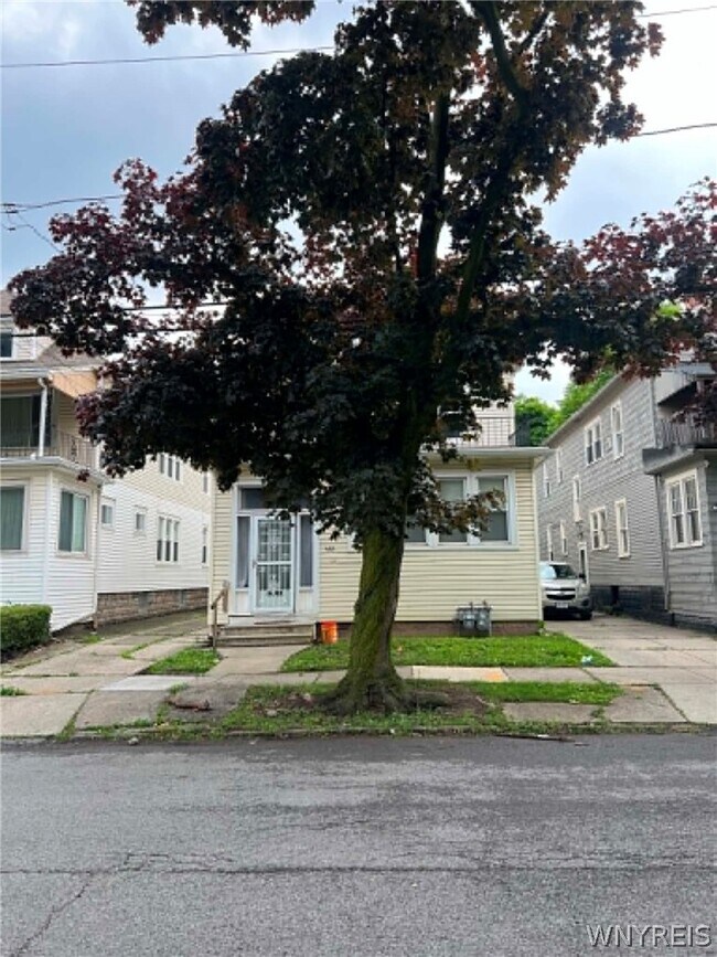 Building Photo - 422 Moselle St