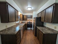 Building Photo - Trafalger Place Duplex