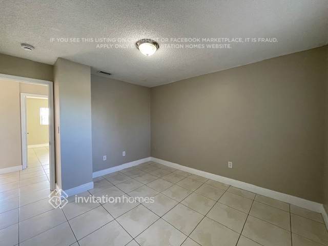 Building Photo - 16201 SW 141st Ave