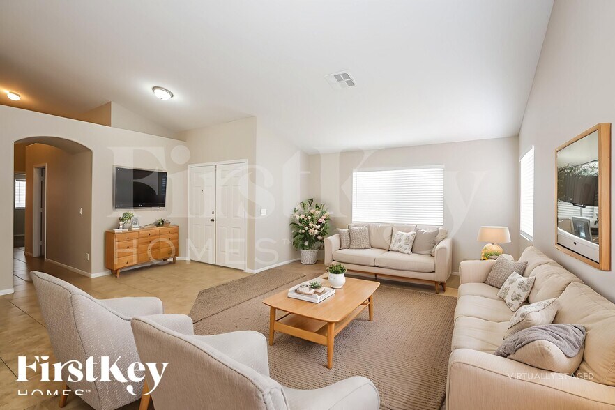 Building Photo - 3717 Gramercy Ave