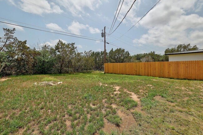 Building Photo - 5211 Thunderbird St