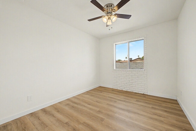 Building Photo - 3430 E Poinsettia Dr