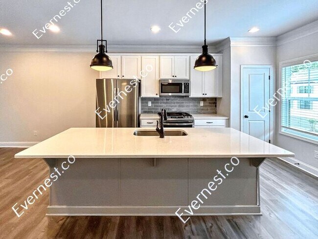 Building Photo - 428 Stovall Pl