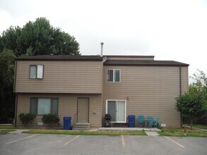 Building Photo - 215 S 15th Ave