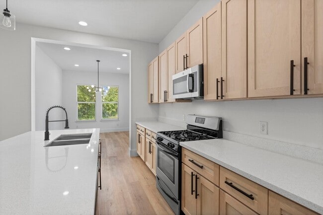 Building Photo - 3531 White Oak Point Dr