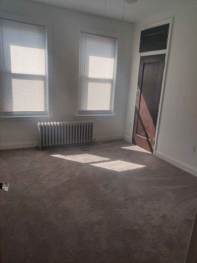 Building Photo - 1620 Lindley Ave