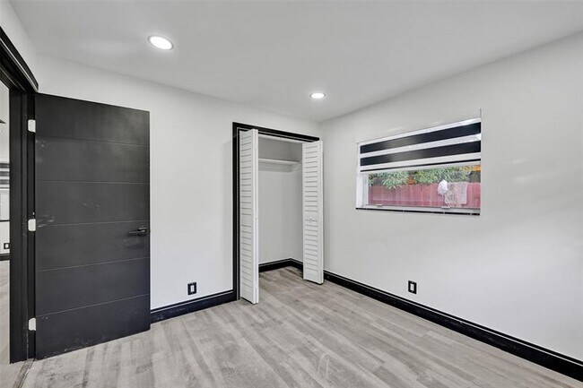 Building Photo - 5310 NW 16th St