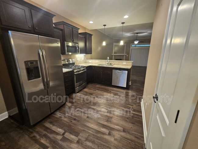 Building Photo - 5742 Chimney Rocks Cir