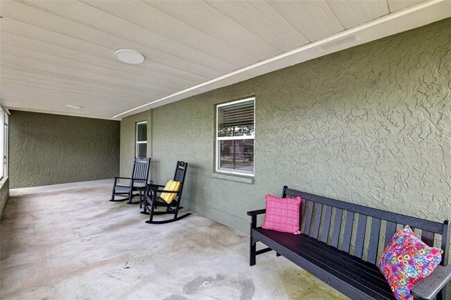 Building Photo - 3701 Feather Dr