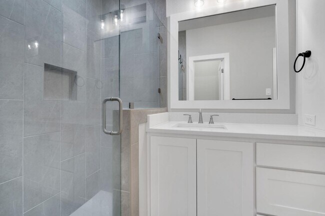 Building Photo - 500 Woodside Trl