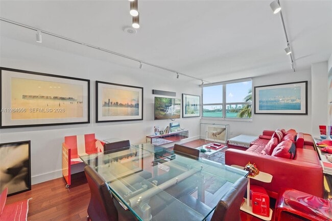 Building Photo - 650 West Ave