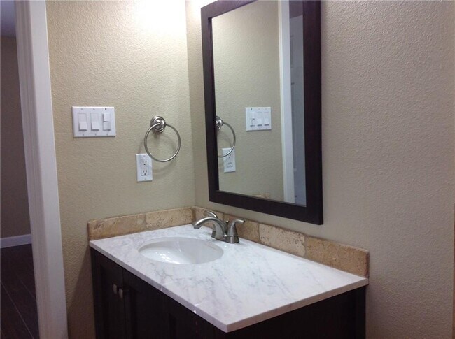 Building Photo - 11511 Whitewing Ave