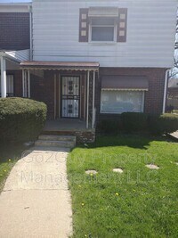 Building Photo - 2111 Ewald Cir