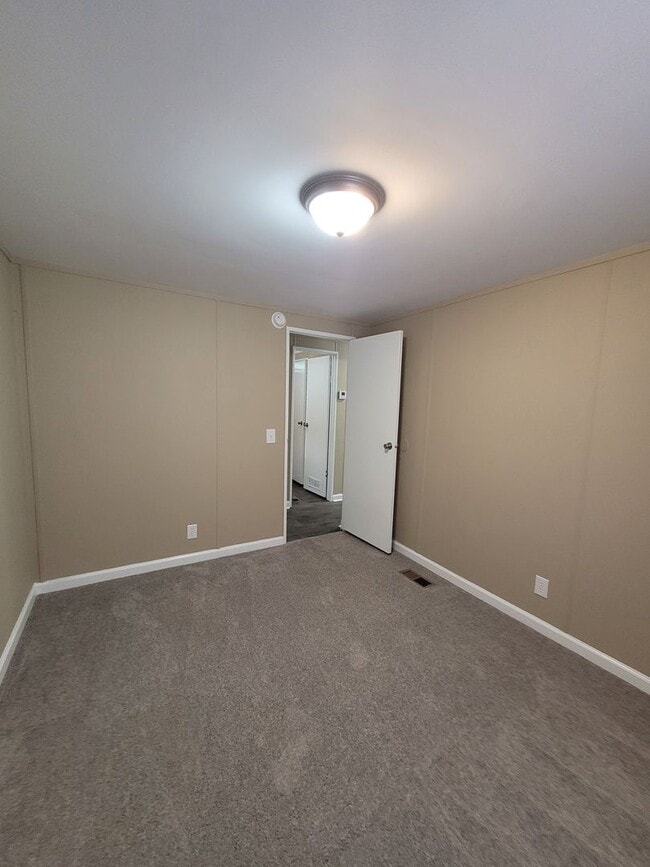 Building Photo - -For Rent - Hart County - Pineywoods Cr - ...