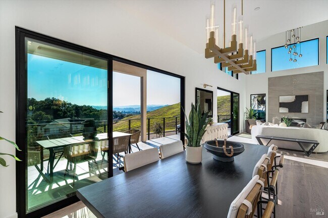 Building Photo - 1580 Clear Ridge Dr