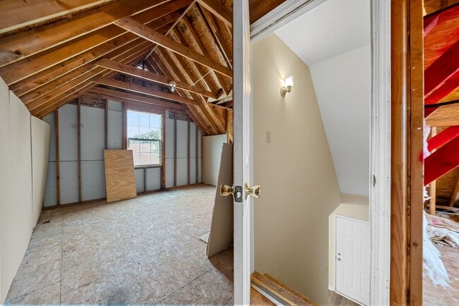 Building Photo - 1 Bedroom Pet Friendly Home For Rent Near ...