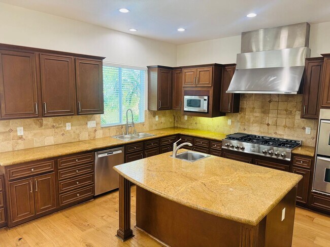 Building Photo - 3273 Canopy Dr