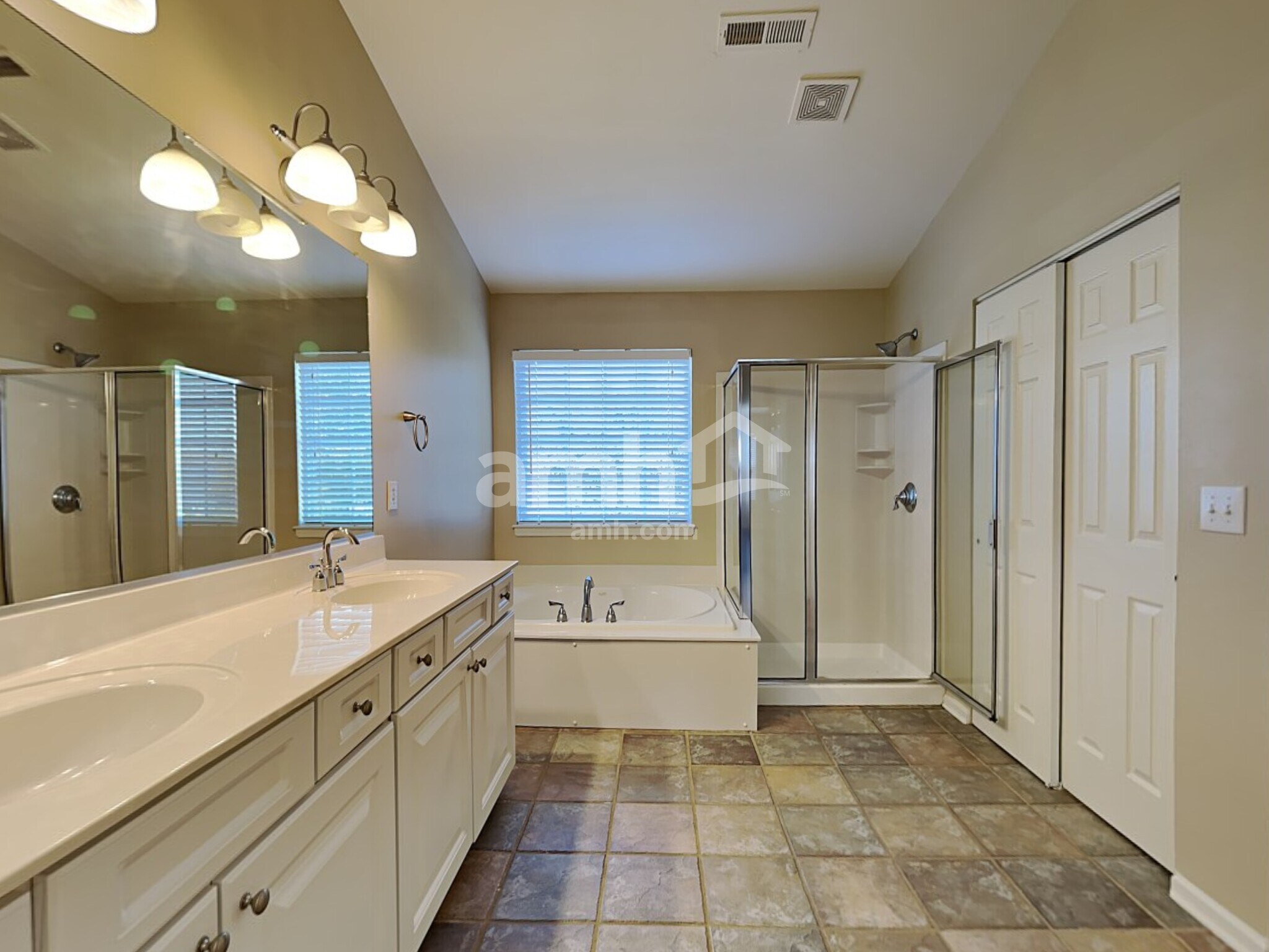 Building Photo - 2943 Glen Echo Ct