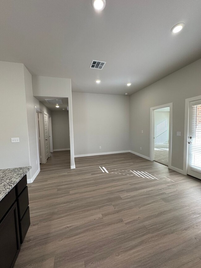 Building Photo - Brand New Construction 3/2/2 2024 1/2 off ...