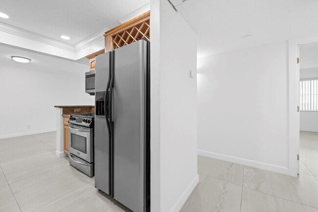 Building Photo - 1515 E Broward Blvd