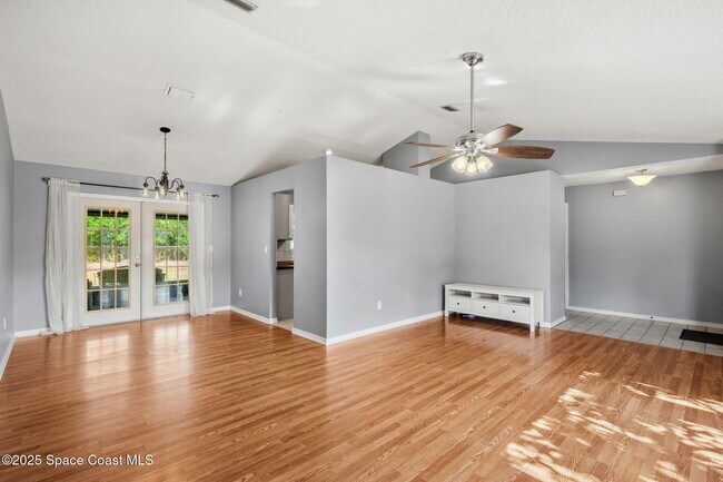 Building Photo - 3390 Floral Palm Blvd