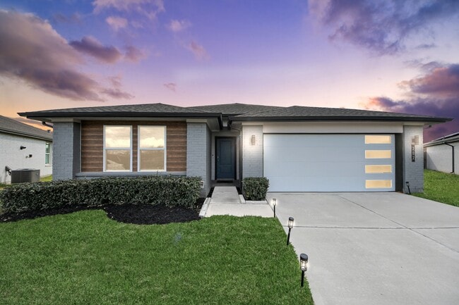 Primary Photo - 202 Serena Pk Ln