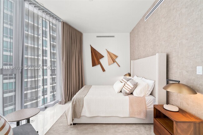 Building Photo - 300 Biscayne Blvd