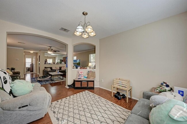 Building Photo - 921 Dexter Dr