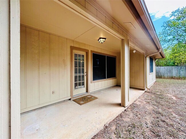 Building Photo - 7612 Islander Dr