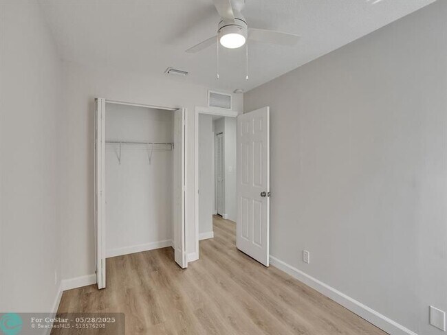 Building Photo - 8503 NW 35th Ct
