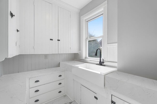 Building Photo - 132-134 Trenton Steet