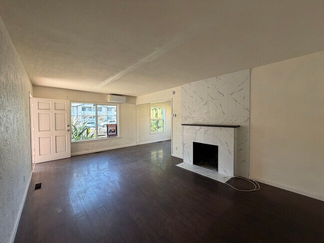Building Photo - 564 E Street