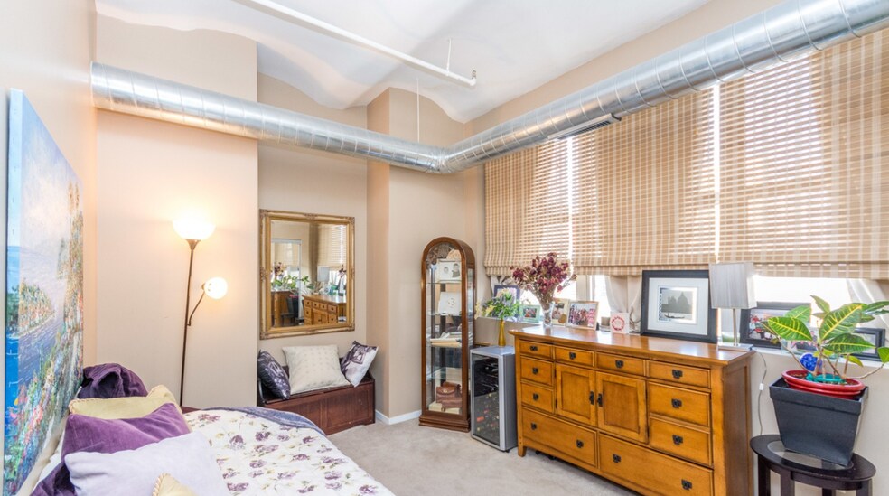 Building Photo - 500 S Clinton St