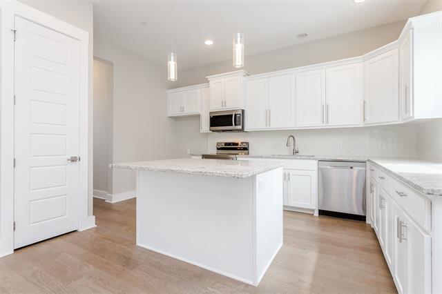 Building Photo - 202 S Village Way
