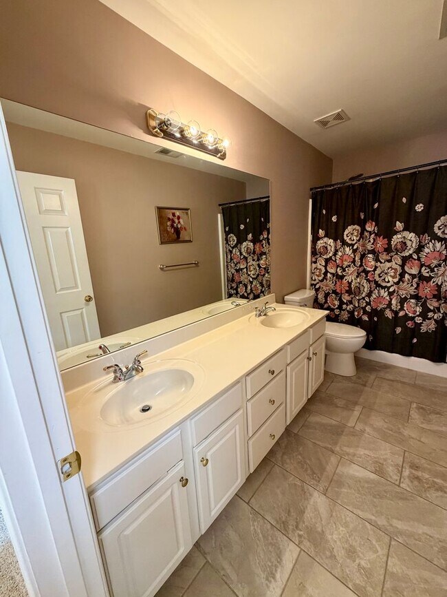 Building Photo - Stunning 5BR Retreat in Gated Village at Telfair