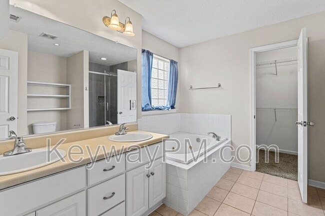 Building Photo - 219 Rainbow Falls