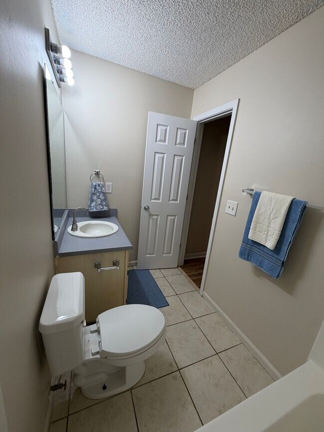Building Photo - 101 Talbot Ct