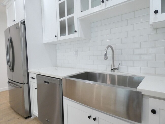 Building Photo - 5346 Lexington Ave