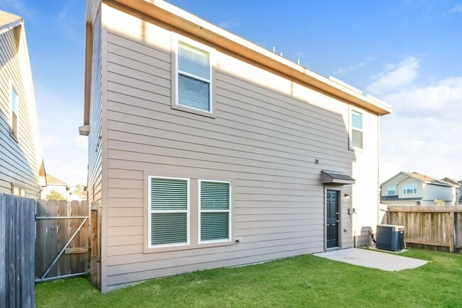 Building Photo - 5603 Gara River Dr