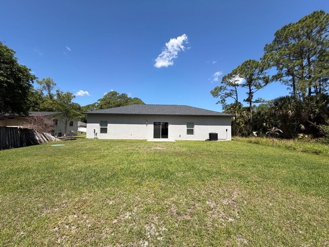 Building Photo - Beautiful 3 Bedroom, 2 Bathroom Home in Palm Bay!!