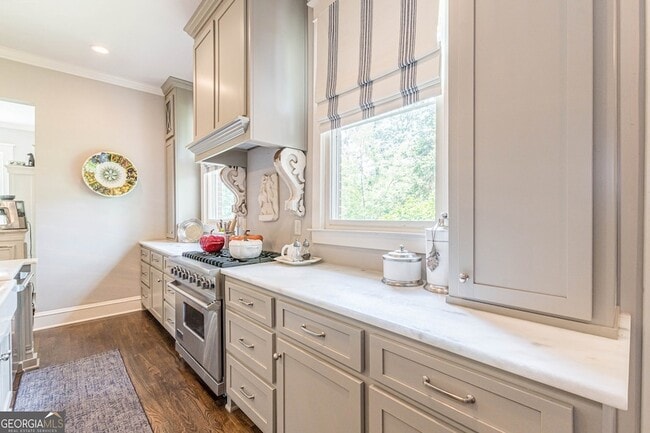 Building Photo - 1878 Cambridge Ave